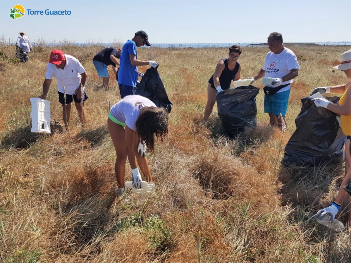 Sportivi per il mare pulito: associazioni al lavoro a Torre Guaceto