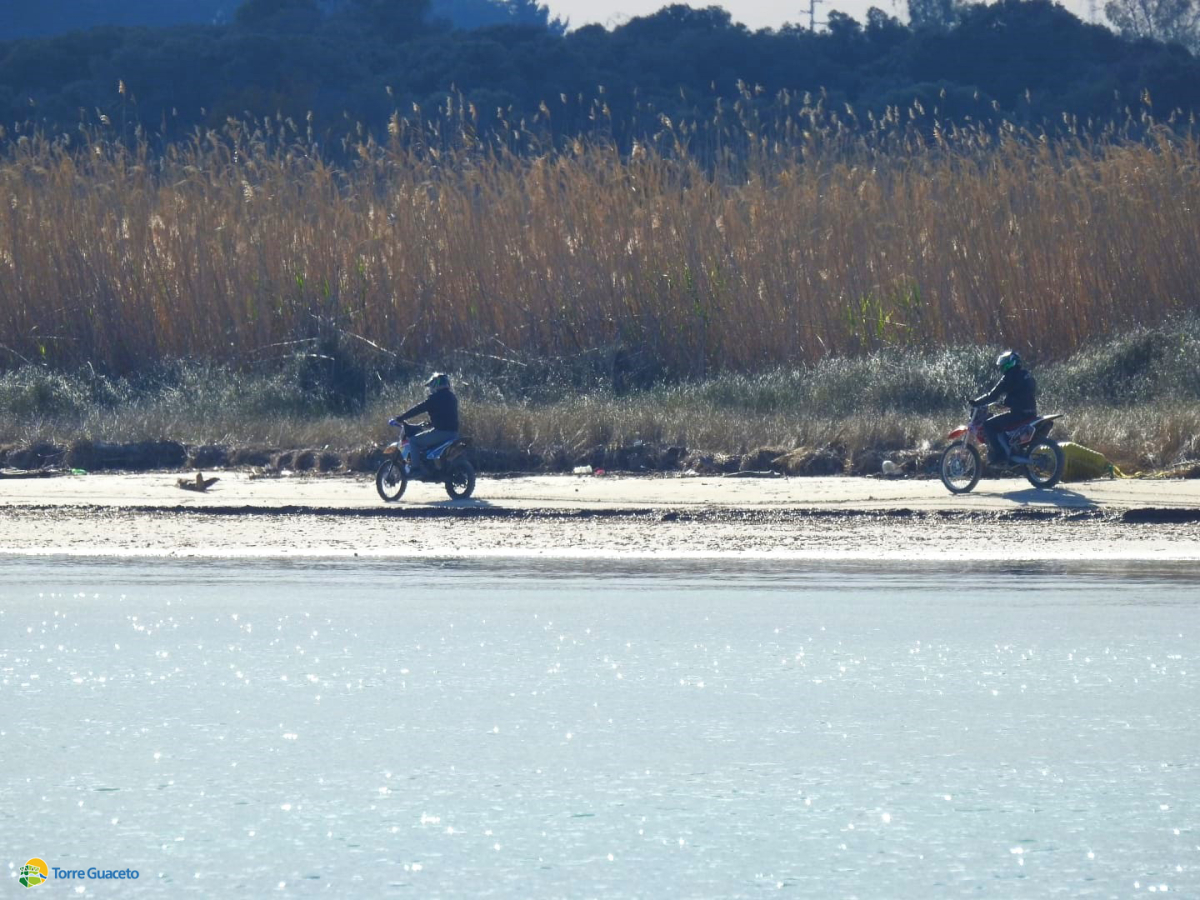 Ancora soggetti in motocross a Torre Guaceto: i carabinieri li fermano