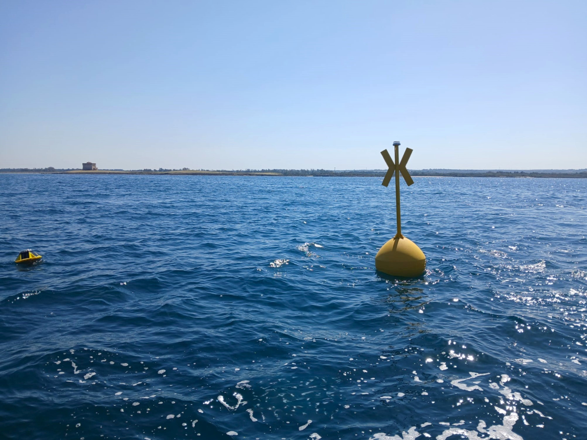 Monitoraggio locale, strategia nazionale: installata a Torre Guaceto una boa per il controllo dello stato di salute del mare